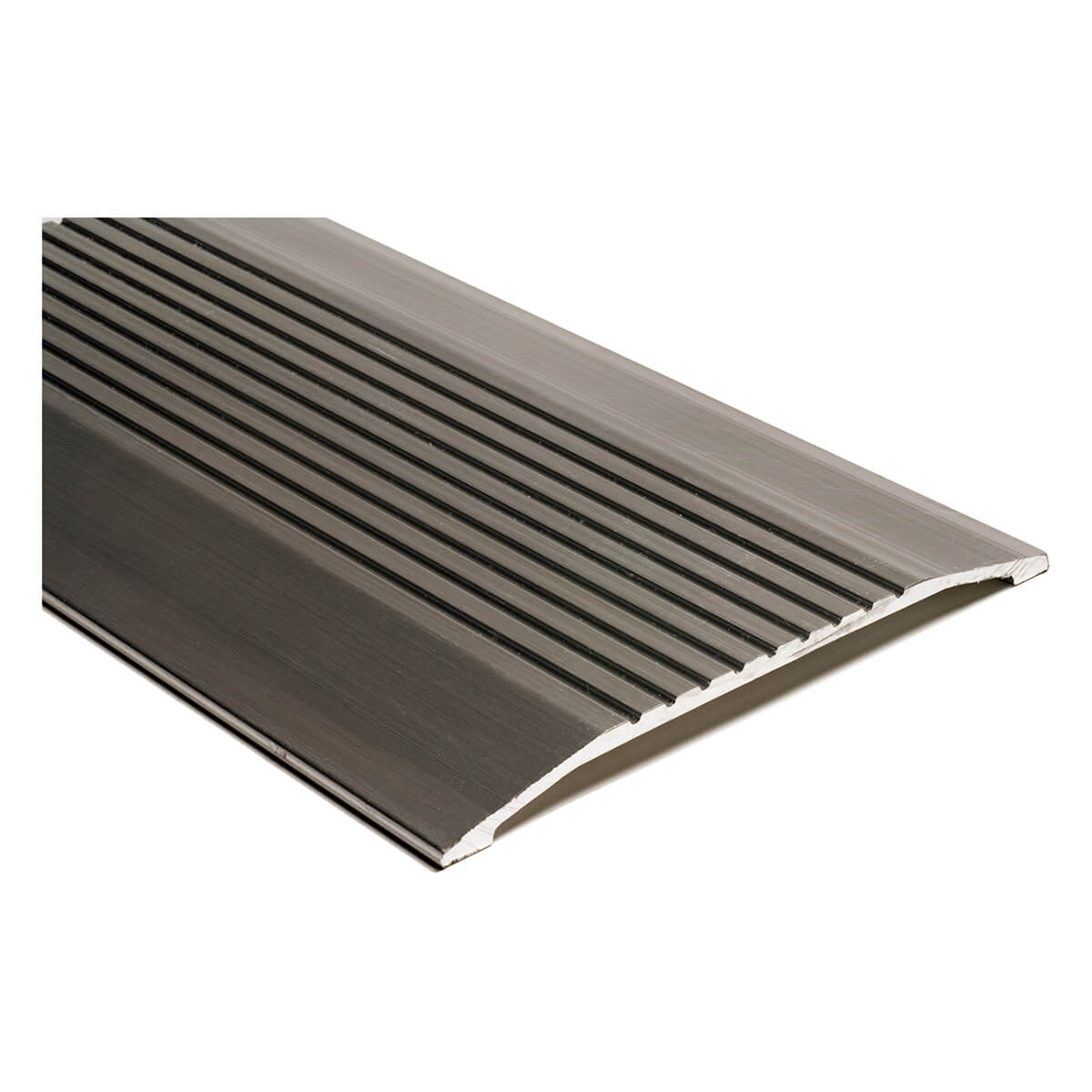 Metal threshold with grooved surface for enhanced grip.